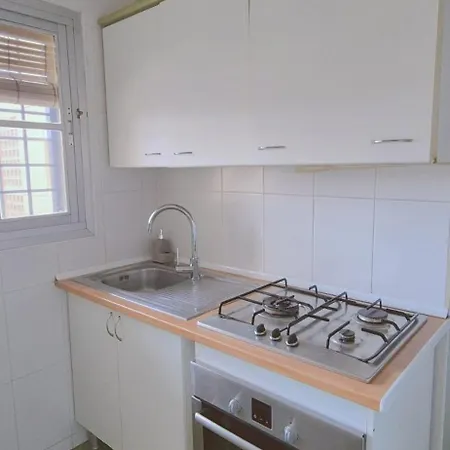 A 9 Min Centro Apartment